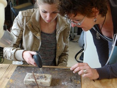 Van rauw metaal naar glanzend object